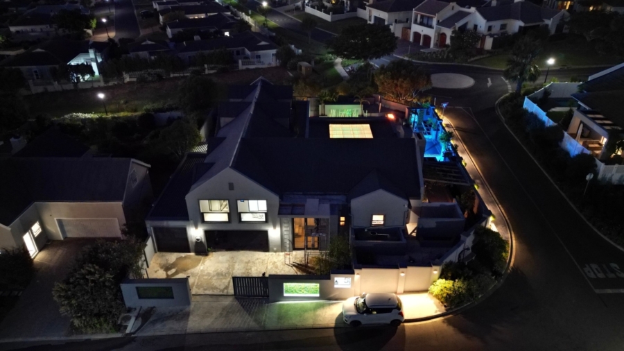 6 Bedroom Property for Sale in Fernwood Western Cape